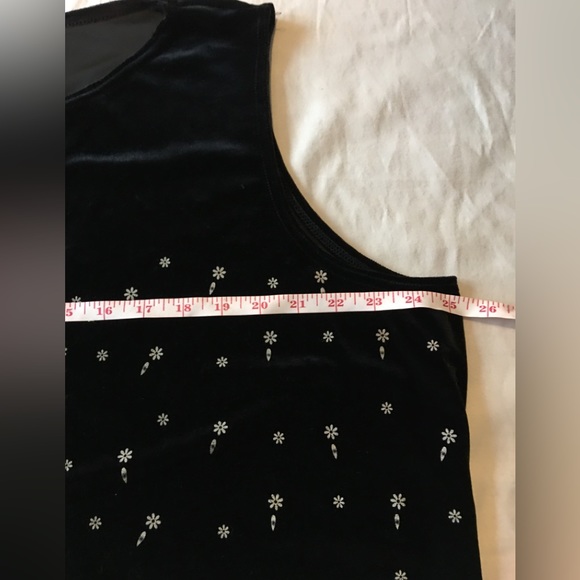 Velvet tank with embellishments - Picture 8 of 9